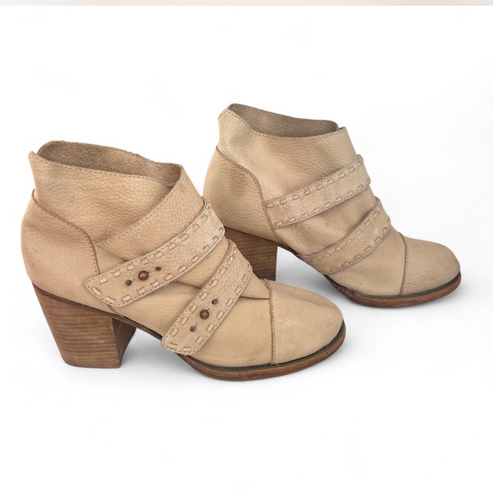 JOE'S JEANS Tan Adjustable Slouchy Ankle Booties Leather upper and Sole Size 10